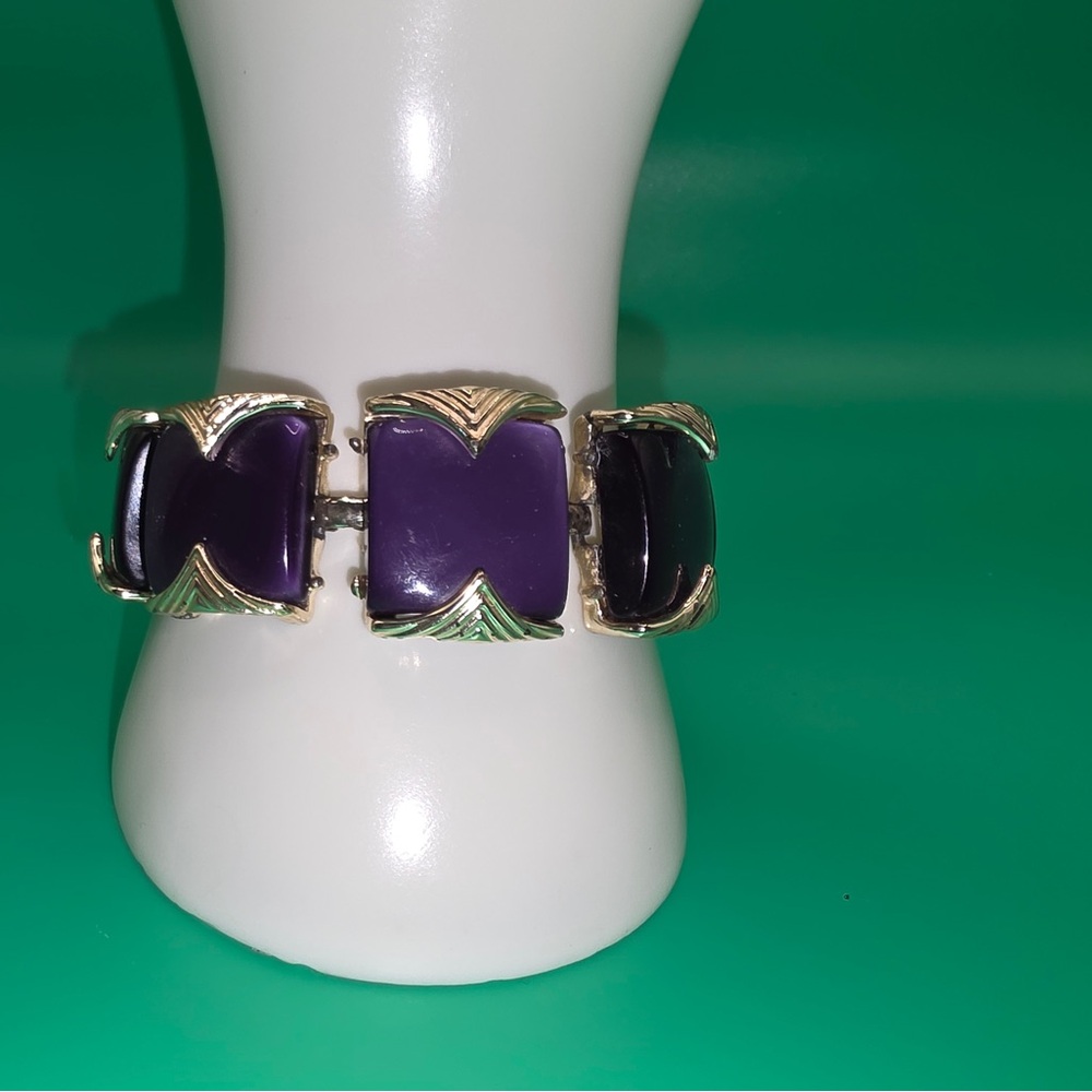 Vintage Coro Thermoset Bracelet – 1960s Gold & Amethyst Tones - Picture 7 of 11